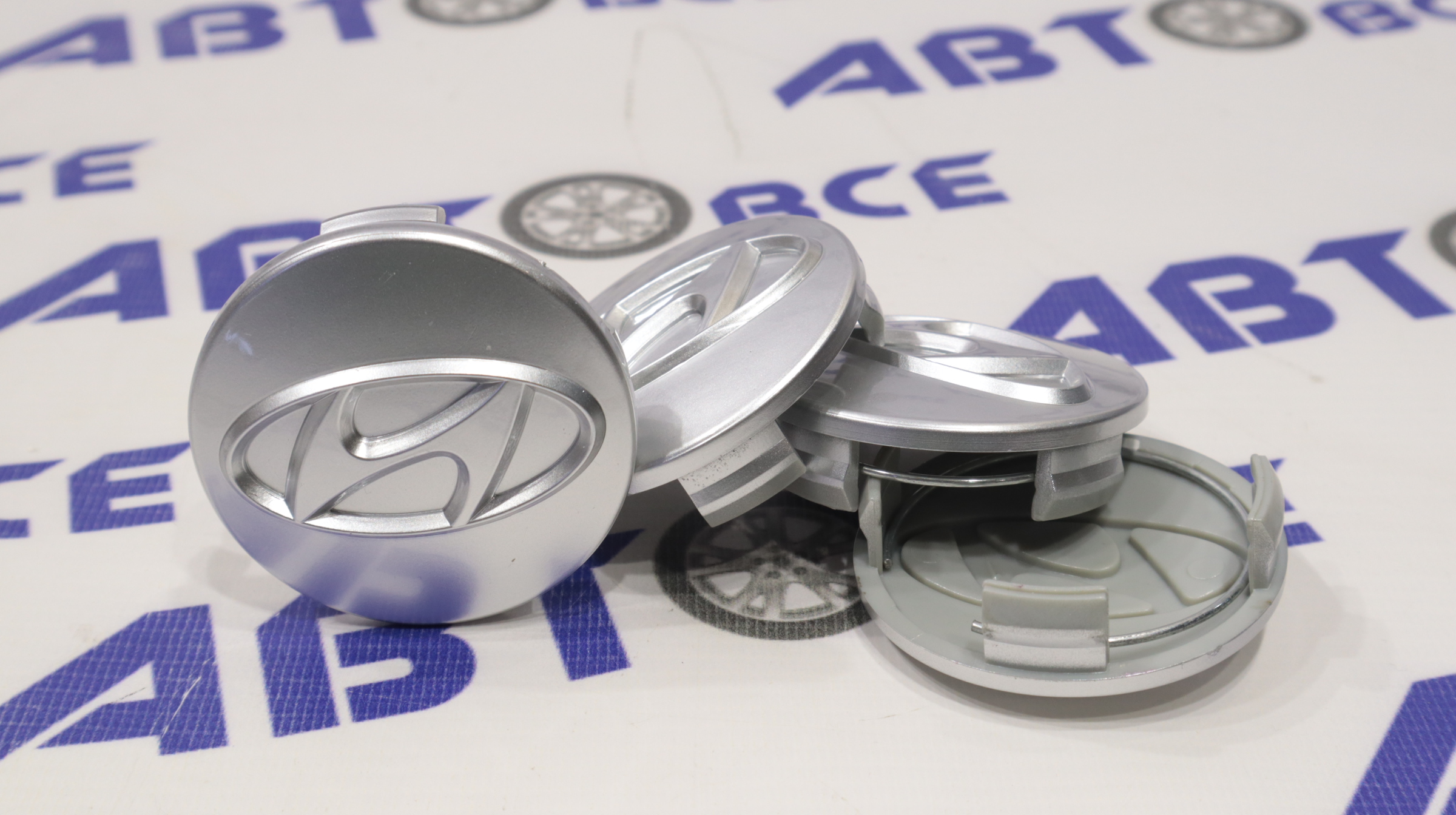 Колпачок ступицы (пластик) комплект 4шт Hyundai серый хром 61мм